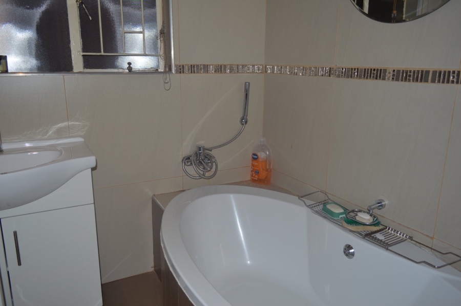 3 Bedroom Property for Sale in La Hoff North West